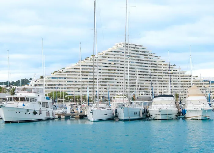 - 2 Couchages Doubles דירה *